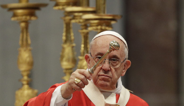 Φεύγουν από σύμβουλοι του Πάπα οι καρδινάλιοι που εμπλέκονται σε σεξουαλικά σκάνδαλα