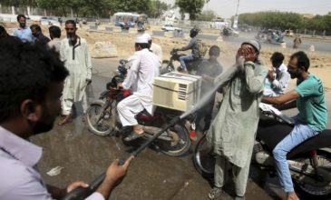 Φονικός καύσωνας «λιώνει» το Πακιστάν- 65 νεκροί μέσα σε 3 ημέρες