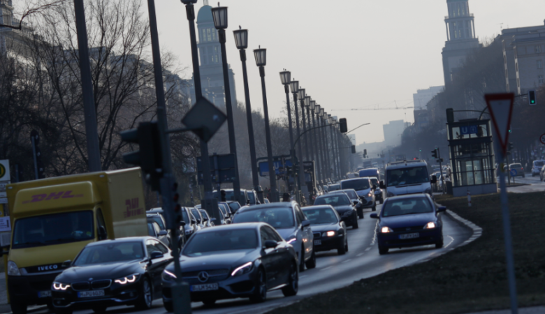 Το Αμβούργο επιβάλει περιορισμούς στα ντιζελοκίνητα οχήματα