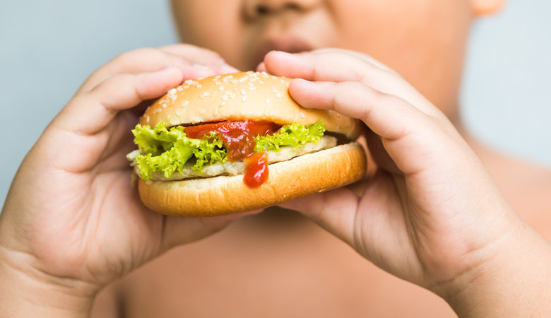 Πώς σχετίζεται η παιδική παχυσαρκία με τον κορονοϊό