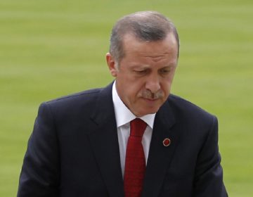 Ο Ερντογάν παρακαλάει τους τούρκους να αγοράσουν λίρες με συνάλλαγμα