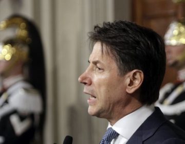 Η Ιταλία βυθίζεται σε μία πρωτόγνωρη πολιτική κρίση