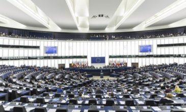 Qatargate: «Ναι» στην άρση της ασυλίας Ταραμπέλα – Κοτσολίνο από την Επιτροπή Νομικών Υποθέσεων του Ευρωκοινοβουλίου
