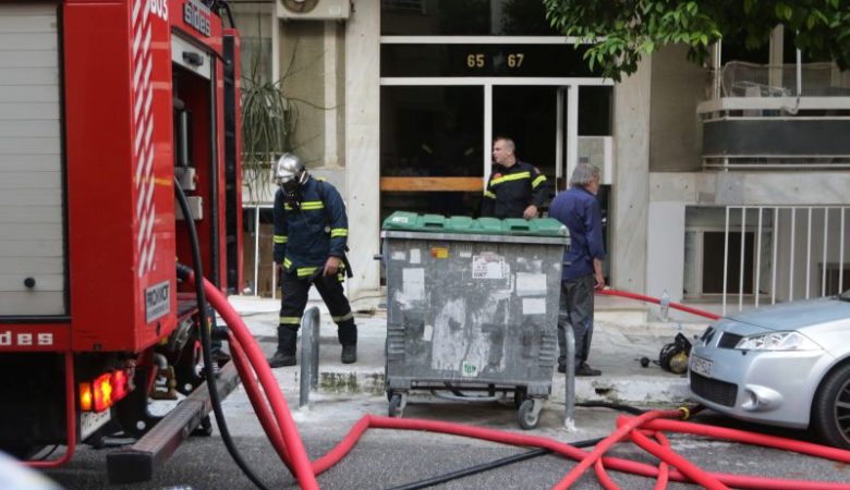 Φωτιά σε διαμέρισμα στο Ηράκλειο Κρήτης – Μία τραυματίας