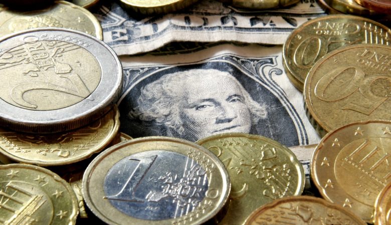Σε υψηλά τριών μηνών το ευρώ μετά τις δηλώσεις Ντράγκι
