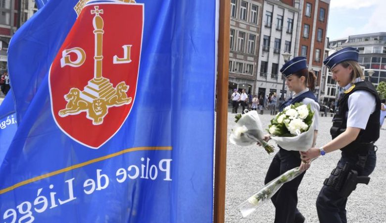«Λευκή» πορεία στη μνήμη των θυμάτων της επίθεσης στη Λιέγη