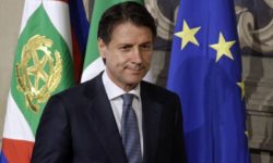 Ιταλία: Αντιεμβολιαστής χαστούκισε τον πρώην πρωθυπουργό Τζουζέπε Κόντε