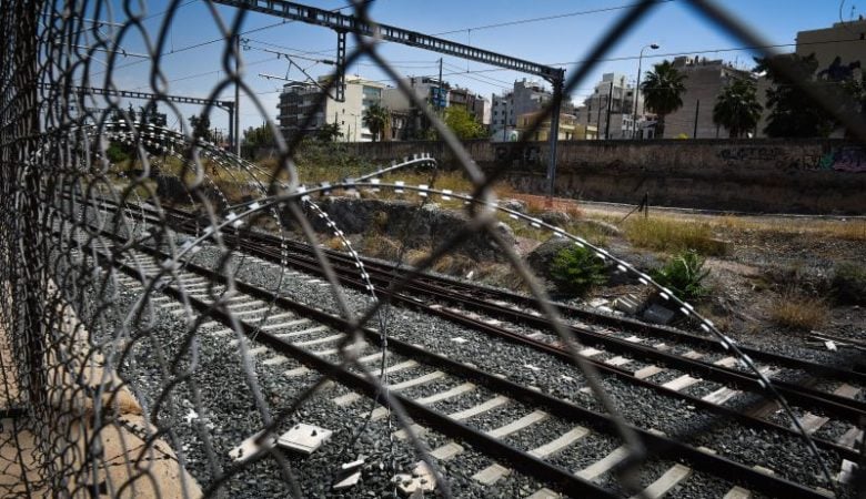 24ωρη απεργία την Παρασκευή σε τρένα και Προαστιακό