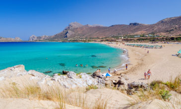 Φαλάσαρνα, η πιο φημισμένη παραλία στην Κρήτη