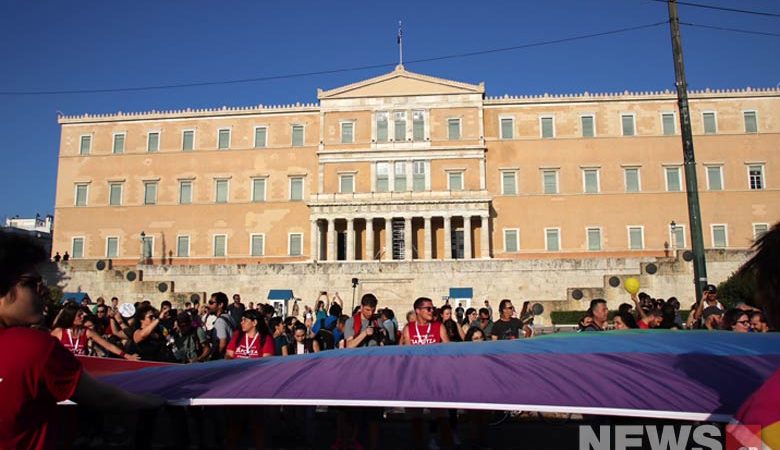 Σε εξέλιξη η παρέλαση του Athens Pride 2018