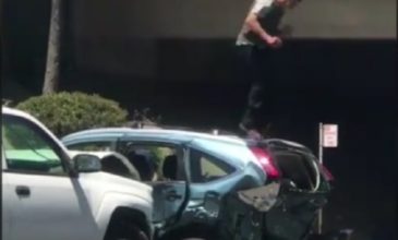 Βίντεο 40χρονου σε αμόκ να διαλύει παρκαρισμένο αυτοκίνητο