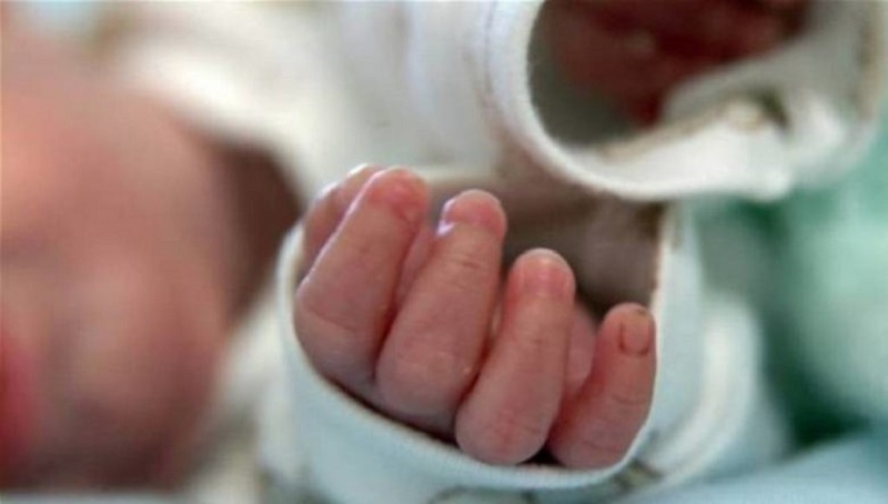 Νεκρό βρέφος έξι μηνών που το χτύπησε η μητέρα του μέχρι θανάτου: Η 37χρονη είχε επιλόχειο κατάθλιψη και την παρακολουθούσε γιατρός