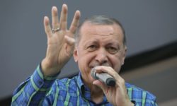 Πρόεδρος με 52,59% των ψήφων ο Ερντογάν