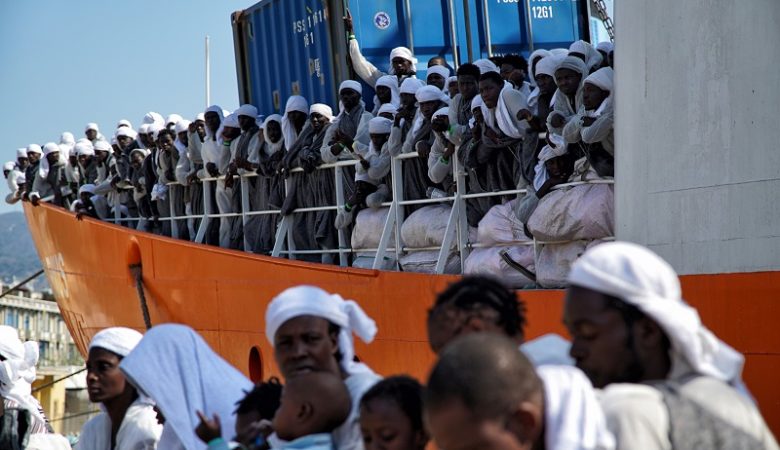 Κομισιόν: Επείγει μια ευρωπαϊκή λύση στο μεταναστευτικό