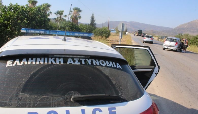 Σφοδρή μετωπική σύγκρουση φορτηγού με αυτοκίνητο στην παλαιά εθνική οδό Αθηνών – Θηβών – Ένας νεκρός