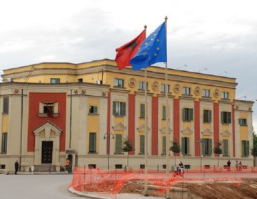 Δημοτικές εκλογές στην Αλβανία εν μέσω διχαστικών διλημμάτων