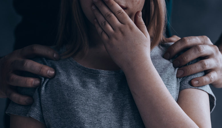 Βιασμός 12χρονης στον Κολωνό: Συνελήφθη άνδρας που απειλούσε την ανήλικη
