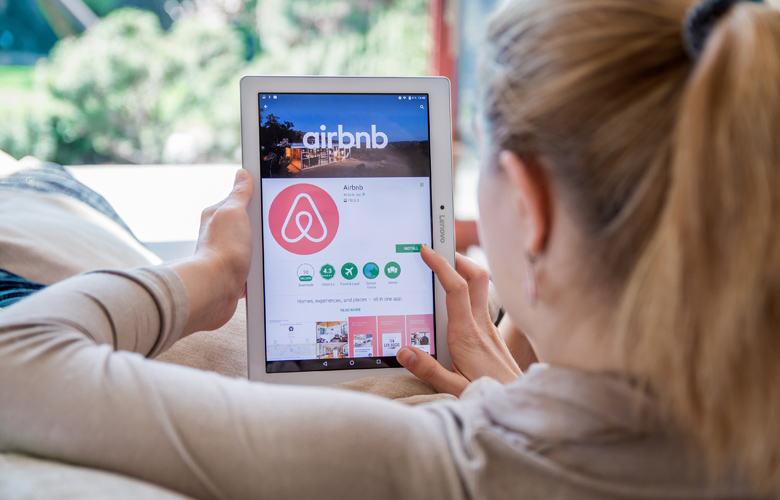 Φόρος διαμονής και για τις κατοικίες Airbnb