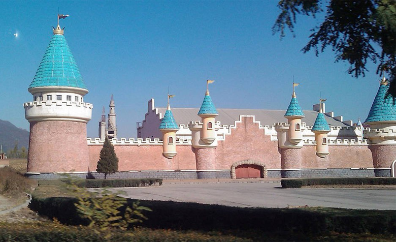 Το εγκαÏαλελειμμÎνο θεμαÏÎ¹ÎºÏ ÏάÏκο ÏÎ·Ï ÎÎ¯Î½Î±Ï ÏοÏ
μοιάζει με Ïαινία ÏÏÏμοÏ