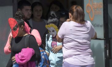 Αγωγή κατέθεσαν μητέρες μετανάστριες που τις χώρισαν από τα παιδιά τους