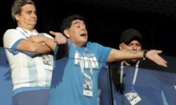 Σε θλιβερή κατάσταση ο Μαραντόνα στον αγώνα της Αργεντινής