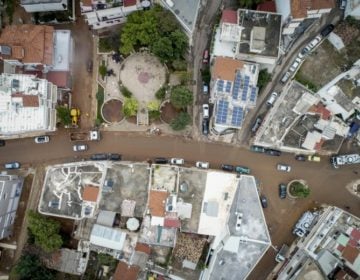 Φονική πλημμύρα στη Μάνδρα: Την επίσπευση καθαρογραφής της απόφασης του Εφετείου, που αθώωσε όλους τους κατηγορουμένους, ζητούν οι συγγενείς των θυμάτων