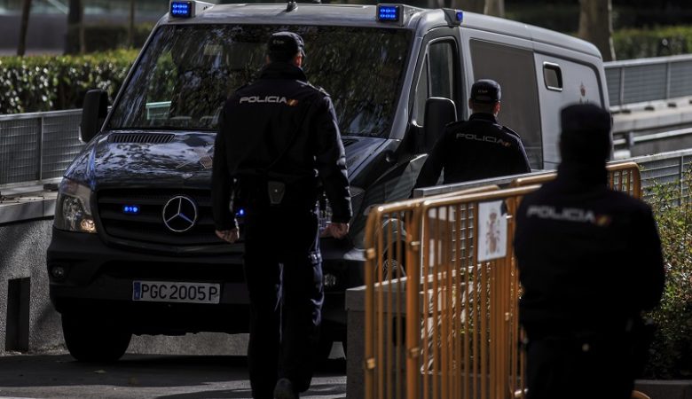 Ισπανία: Ένας νεκρός και τέσσερις τραυματίες από επίθεση με σπαθί σαμουράι σε εκκλησία στην Αλγεθίρας