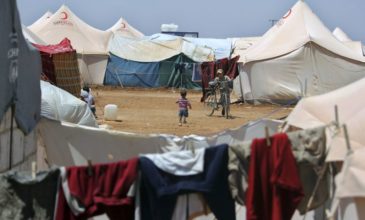 Υπερτριπλασιάστηκε σε 160.000 ο αριθμός των εκτοπισμένων στη νότια Συρία