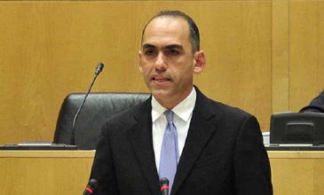 Στην Κυπριακή Βουλή οι μαζικές εκροές από την Συνεργατική Τράπεζα