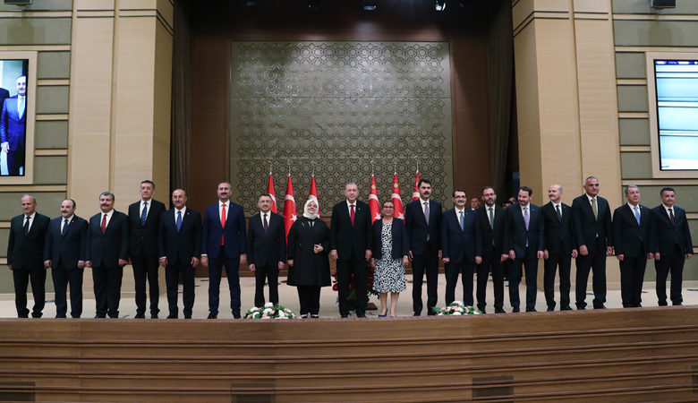 Αυτό είναι το υπουργικό συμβούλιο που θα πλαισιώνει τον «σουλτάνο» Ερντογάν