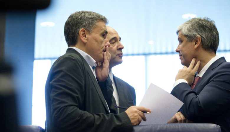 Εurogroup καλεί Τσακαλώτο για εξηγήσεις για τις κυβερνητικές παροχές
