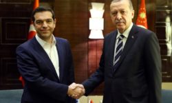 Διμερείς σχέσεις και οι Έλληνες στρατιωτικοί στο επίκεντρο της συνάντησης Τσίπρα-Ερντογάν
