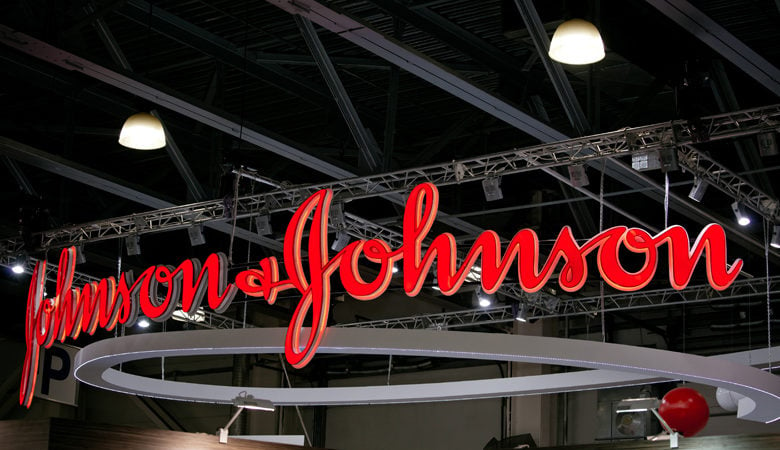 Ο φαρμακευτικός κολοσσός Johnson & Johnson «σπάει» σε δύο εταιρείες