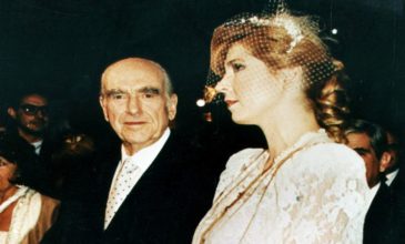 Σαν σήμερα, το 1989, ο Αντρέας Παπανδρέου παντρεύτηκε τη Μιμή