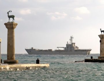 Αρματαγωγό μάζεψε ιατρικά απόβλητα Κυκλάδων και Δωδεκανήσου