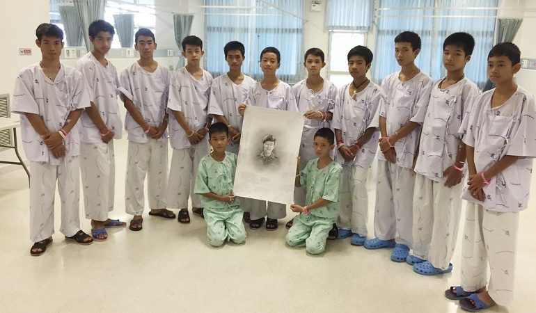Πώς επέζησαν στο σπήλαιο τα αγόρια της Ταϊλάνδης