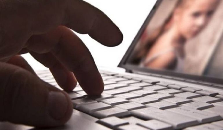 Σύλληψη 29χρονου για πορνογραφία ανηλίκων μέσω διαδικτύου