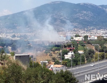 Αναζωπυρώθηκε η φωτιά στο Μενίδι