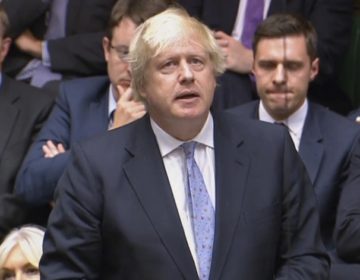 Ο Μπόρις Τζόνσον αποκάλεσε «μαλ@…ες» του Γάλλους