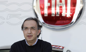 Εσπευσμένη αποχώρηση για το μακροβιότερο επικεφαλής της Fiat