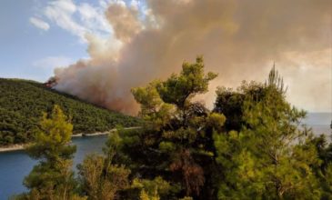 Υπό έλεγχο η μεγάλη φωτιά στη Σκόπελο – Φόβοι για αναζωπύρωση