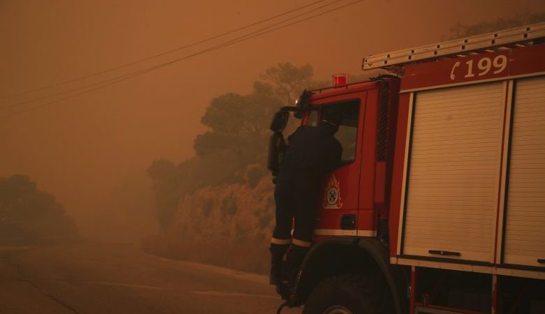 Πολύ υψηλός κίνδυνος πυρκαγιάς αύριο σε Αττική, Στερεά Ελλάδα και Β. Αιγαίο