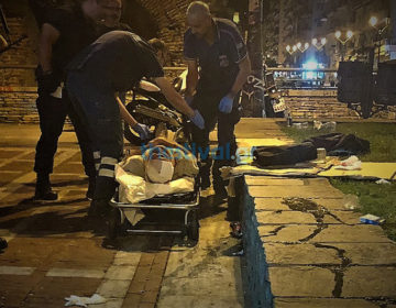 Τρεις με χτυπήματα στο κεφάλι από συμπλοκή στην πλατεία Ναυαρίνου