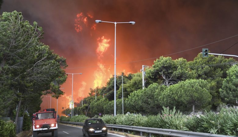 Ποιες περιοχές κινδυνεύουν με πυρκαγιά αύριο Κυριακή