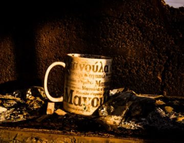 Η «ζωή» και τα αντικείμενα που άφησαν πίσω τους οι κάτοικοι στο Μάτι