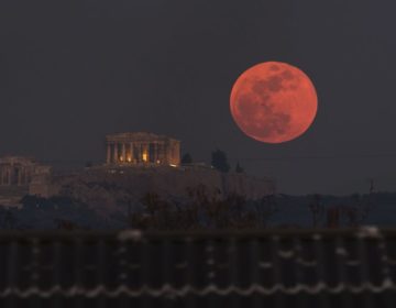 Απόψε η μεγαλύτερη έκλειψη σελήνης του 21ου αιώνα
