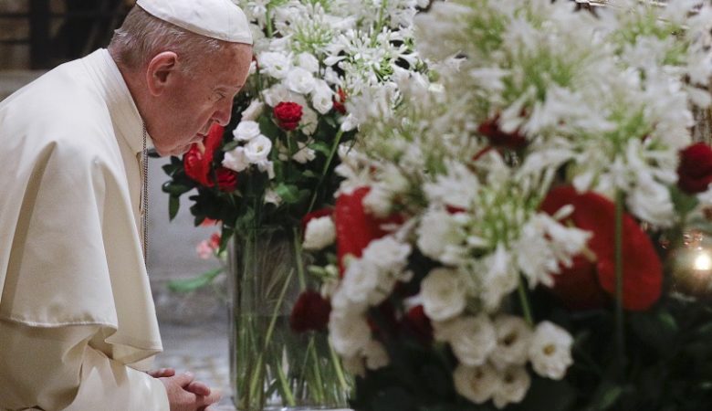 Το Βατικανό διορθώνει δήλωση του πάπα για την ομοφυλοφιλία