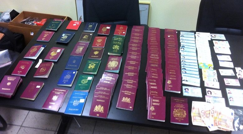 Εξαρθρώθηκε κύκλωμα που εξέδιδε πλαστά ταξιδιωτικά έγγραφα – Από 4.500 ευρώ η ταρίφα
