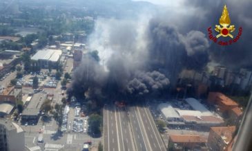 Κόλαση φωτιάς, νεκροί και τραυματίες από καραμπόλα στη Μπολόνια