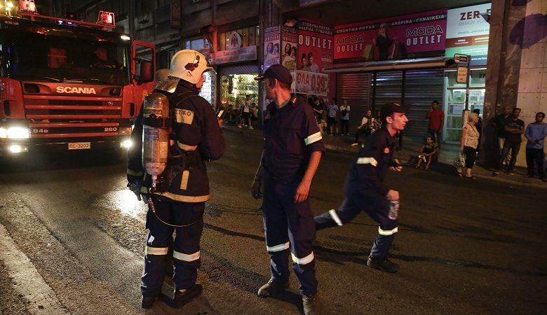 Φωτιά σε ξενοδοχείο στην περιοχή της Ομόνοιας